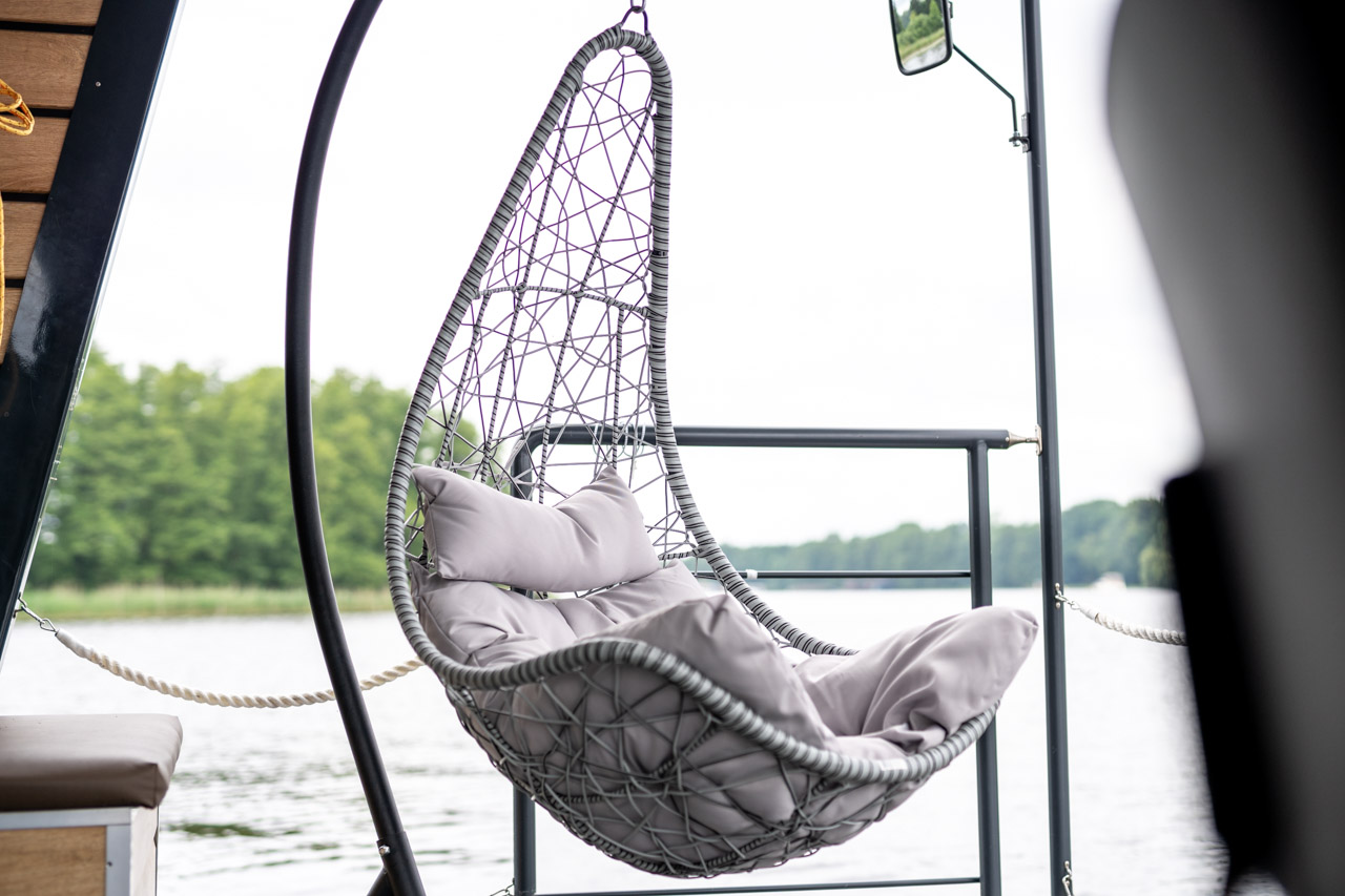 Hängesessel am Deck